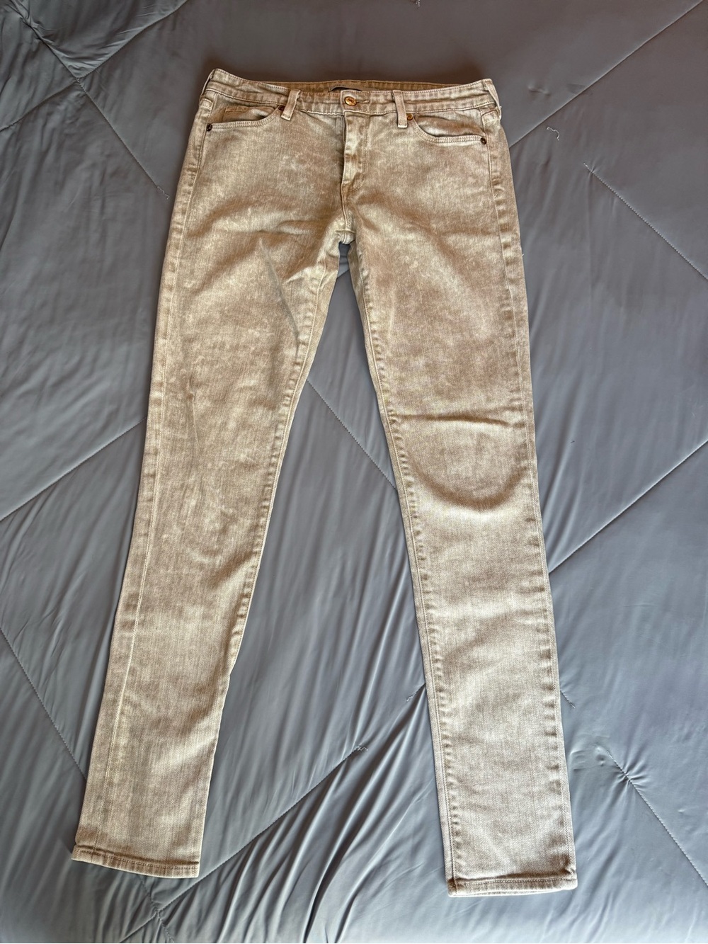 Vince Skinny Jeans in Light Taupe Acid-Wash Straight Leg Mid Rise